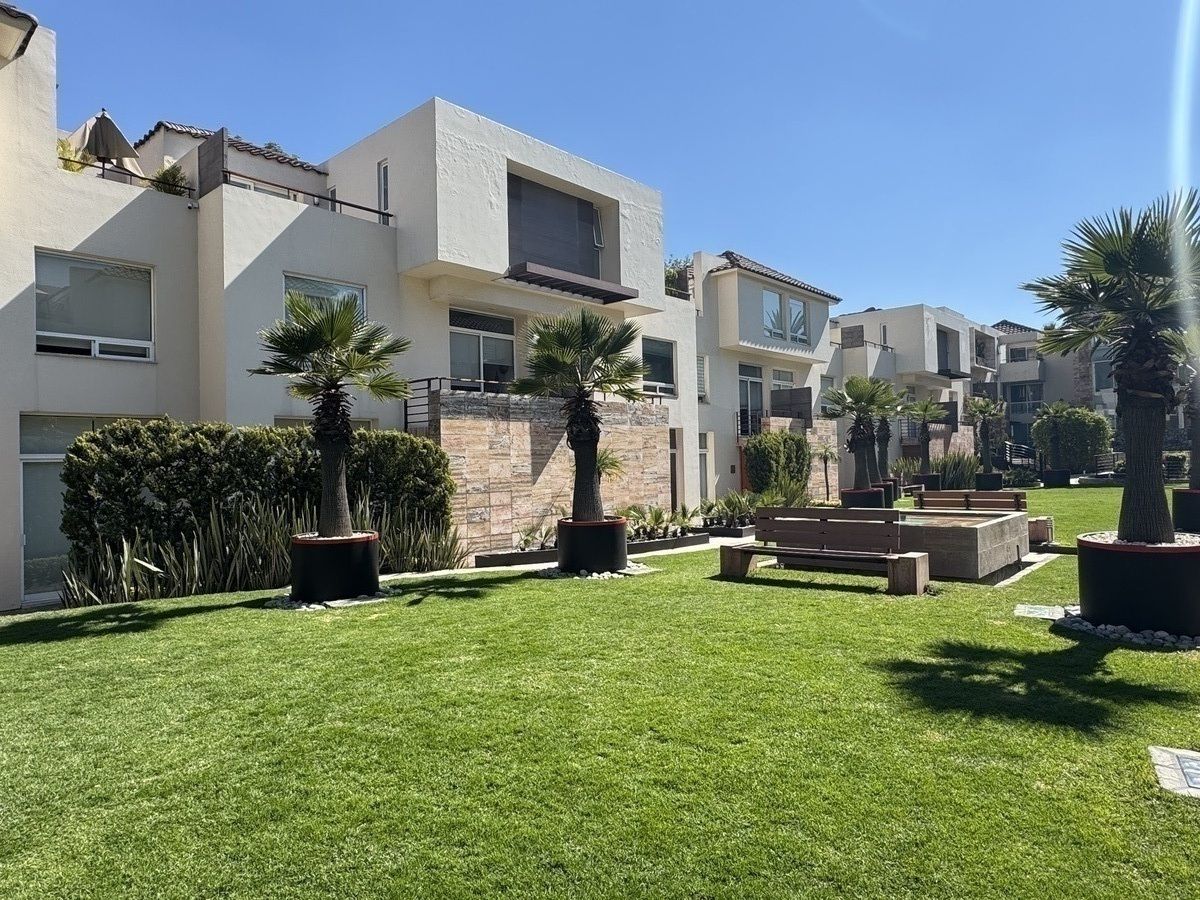 2 de 11: https://www.easybroker.com/agent/properties/av-toluca-olivar