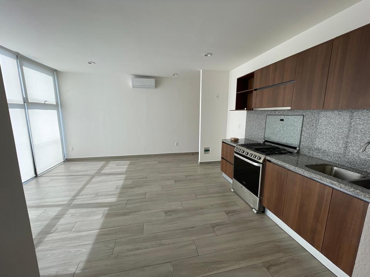 1 of 9: Sala y comedor