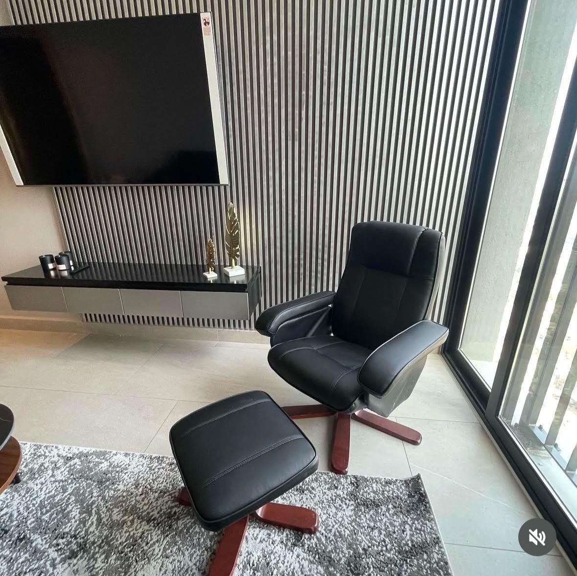 2 de 8: Sala de TV