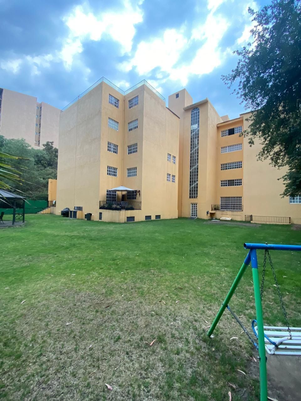 31 de 34: FACHADA POSTERIOR