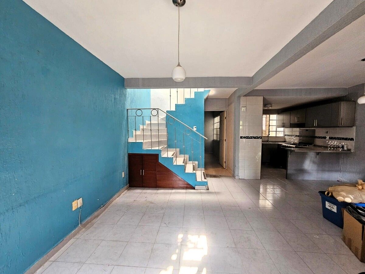 3 of 19: Vista de sala
