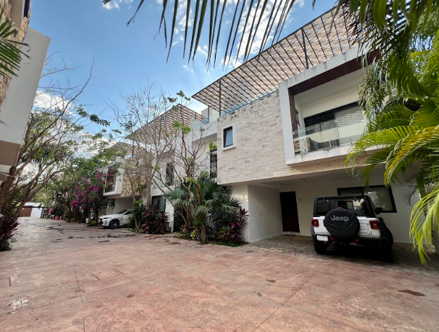 1 of 23: fachada