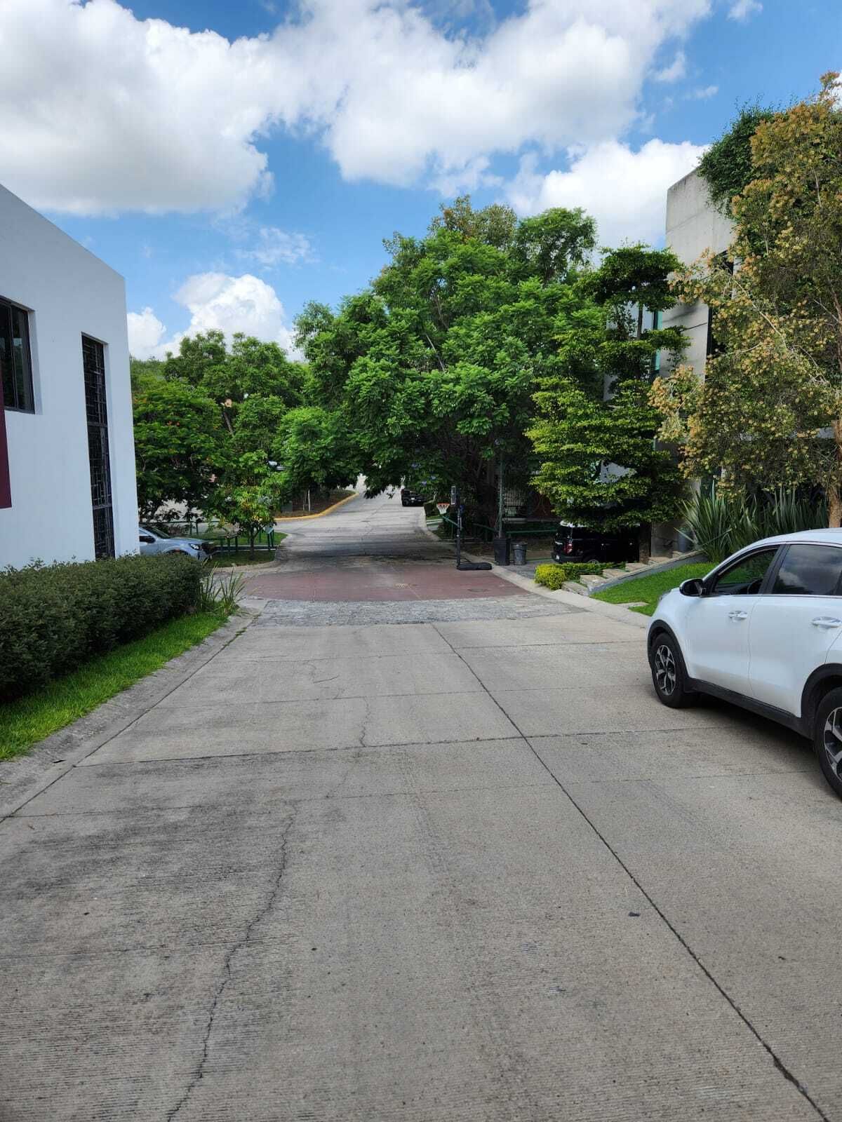 Terreno en Venta en Senderos de Monteverde, Tlajomulco de Zúñiga! - foto 5