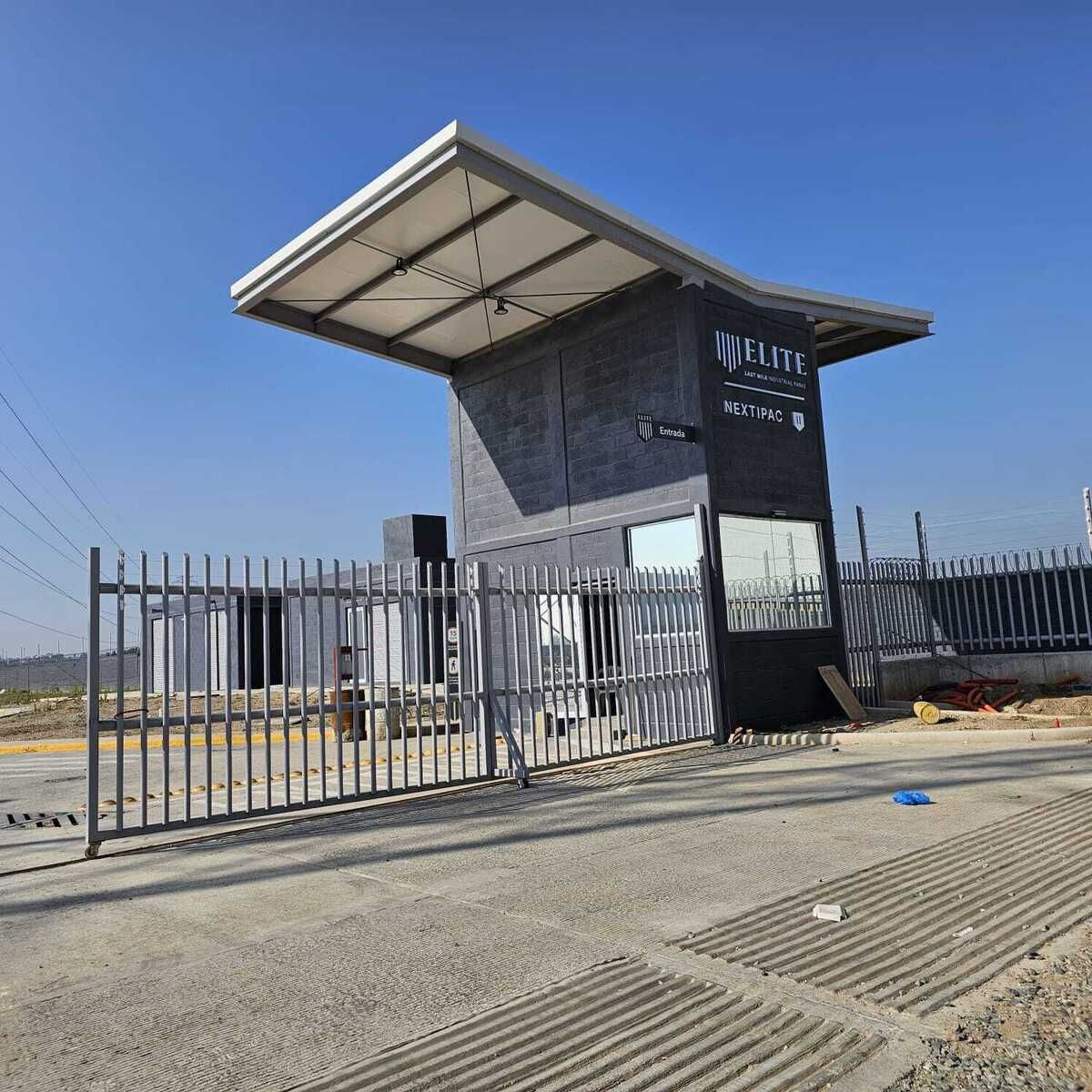 Bodega industrial de 800 o 1,600 m² en venta en Zapopan Nextipac - foto 2