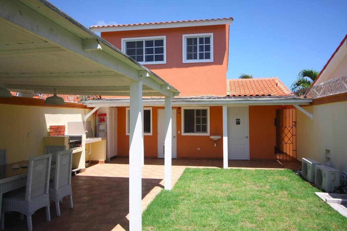 2 de 16: PATIO