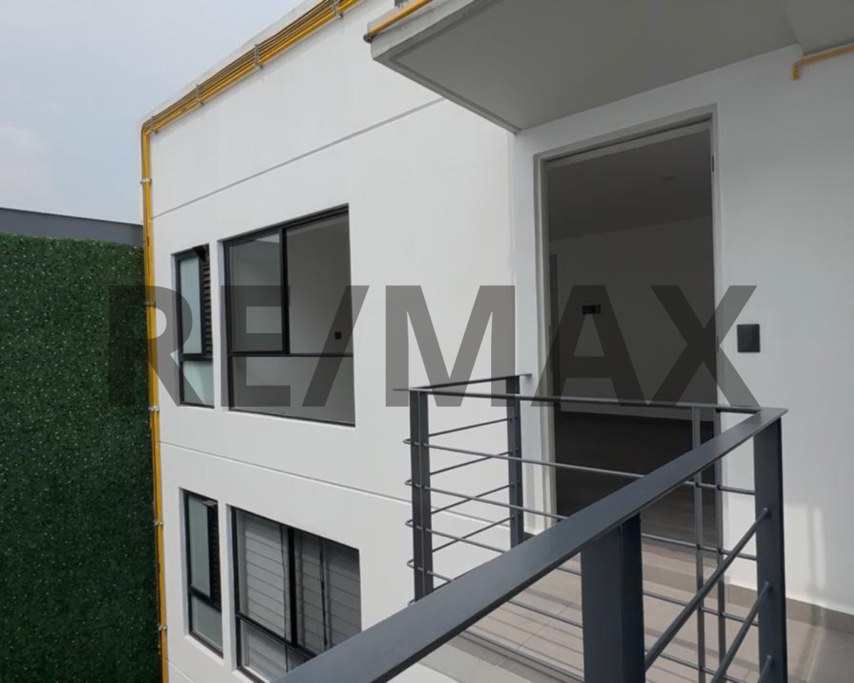 3 de 32: Fachada interior