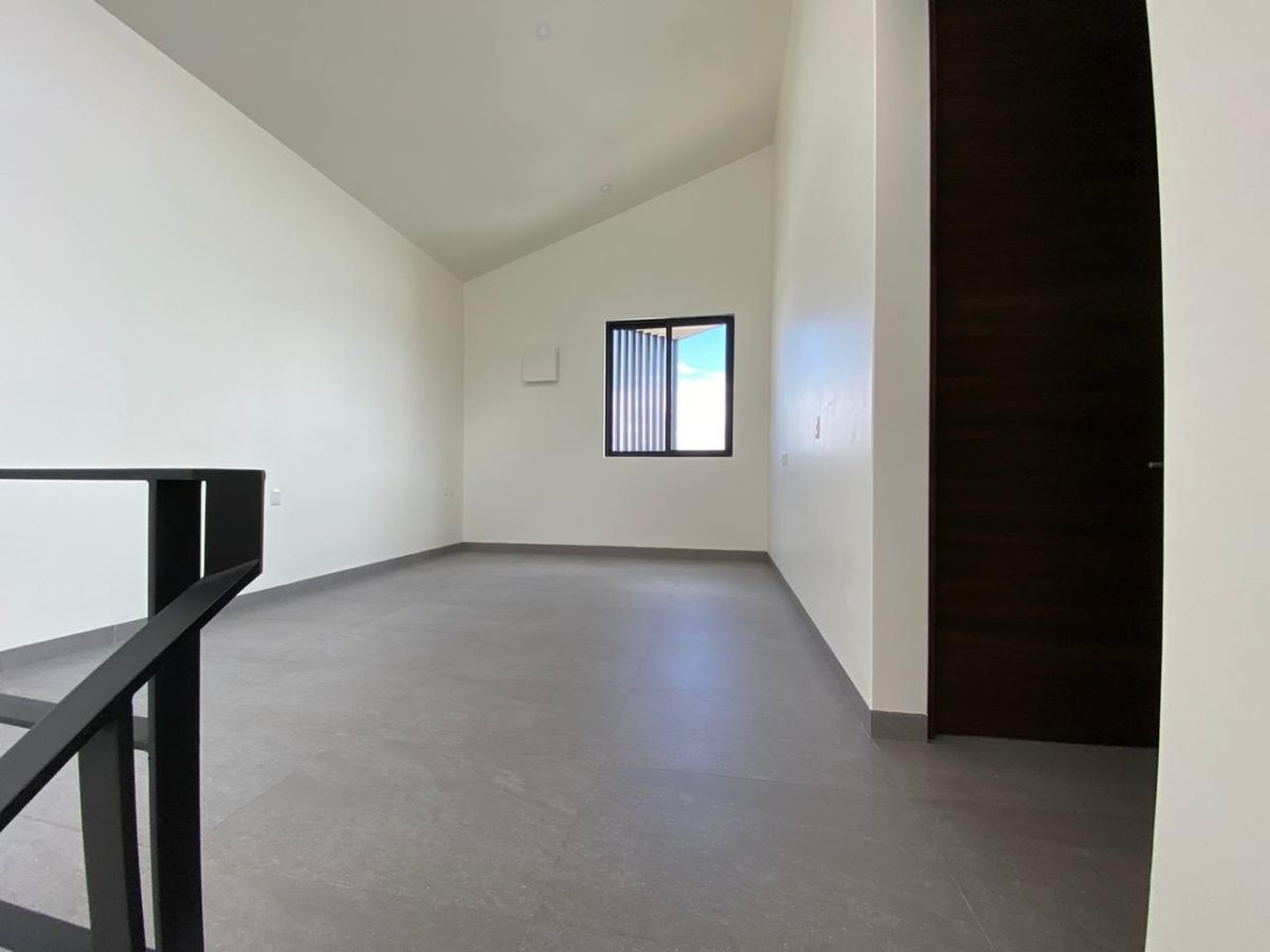 17 de 29: Sala de TV familiar / Posible 3ra Habitación