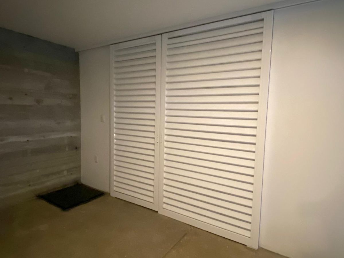 28 de 29: Cuarto de Lavandería  junto  a cochera. 