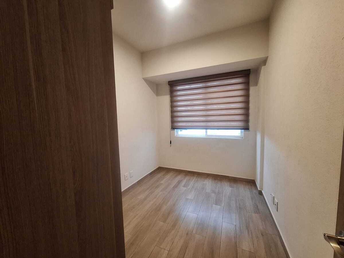 8 of 15: HABITACION