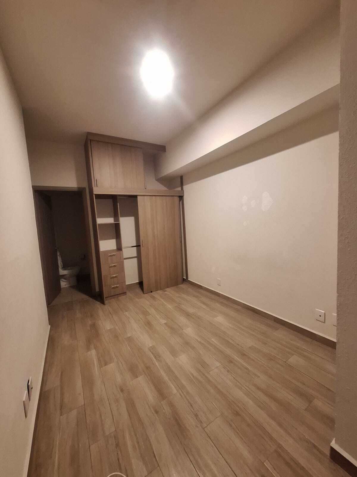 10 of 15: HABITACION 1