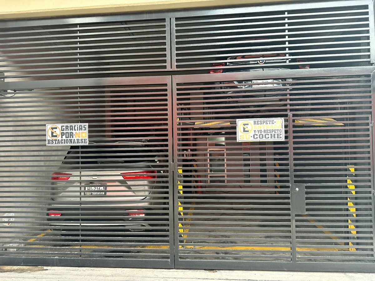 3 de 18: Garage