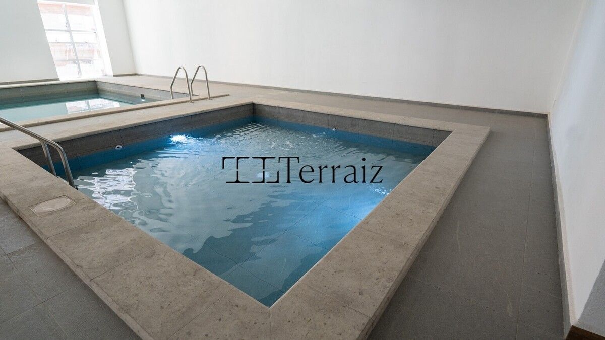 12 of 16