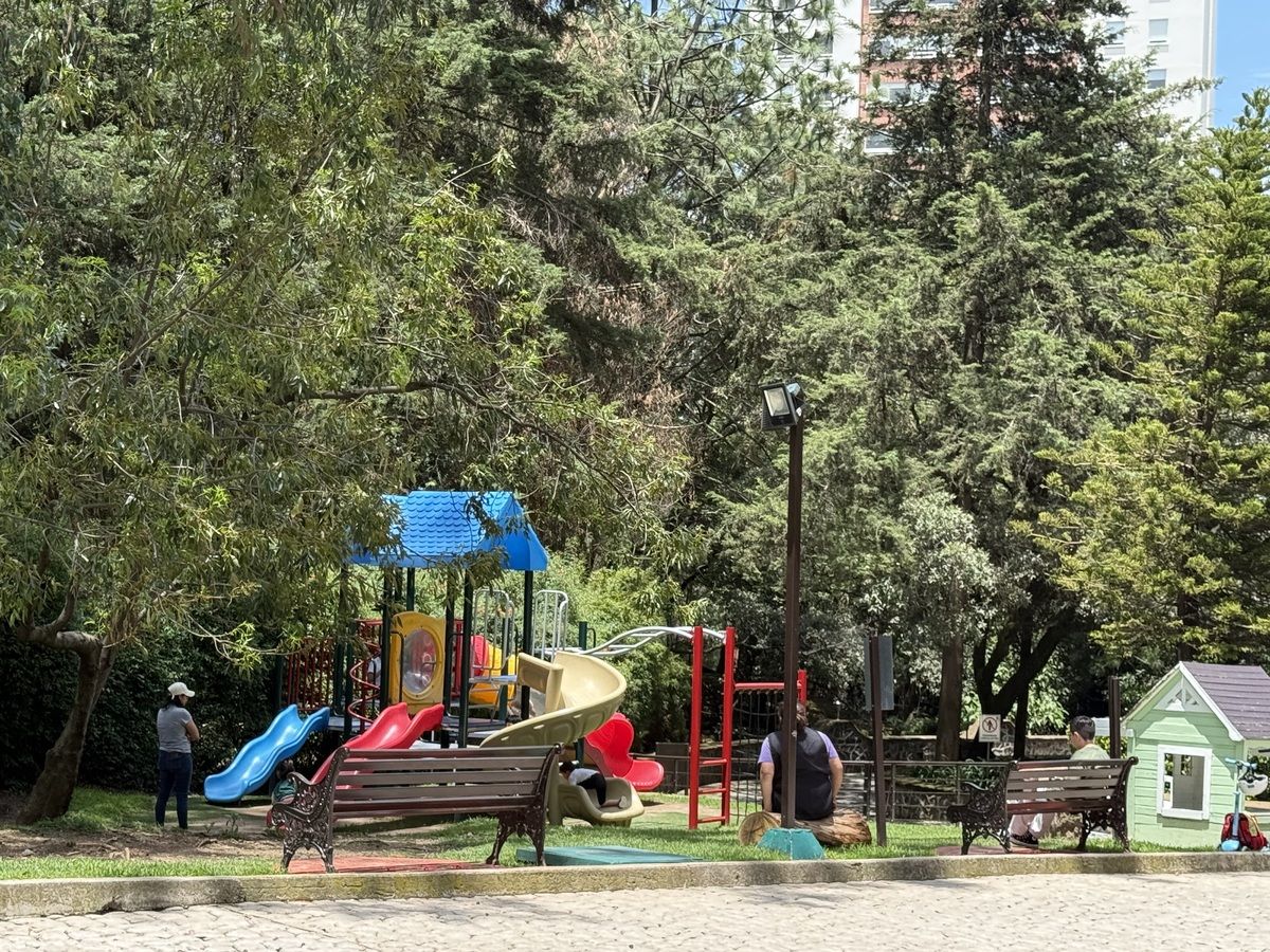 16 de 26: Area de juegos