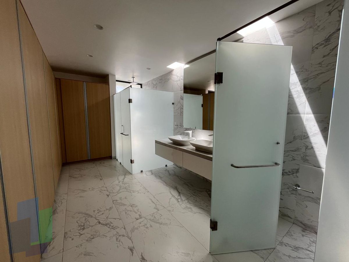 10 de 29: Baño principal