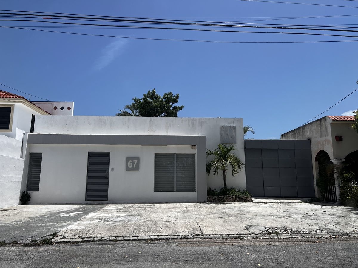 2 de 17: Fachada con estacionamiento 4 autos
