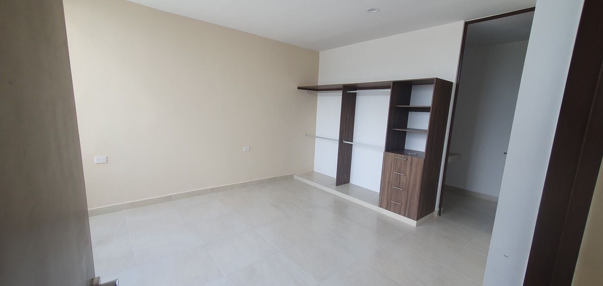 3 de 8: Habitación con Closet