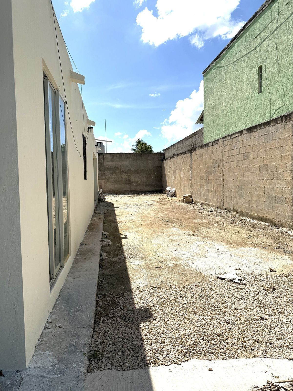 12 of 12: Terraza lateral