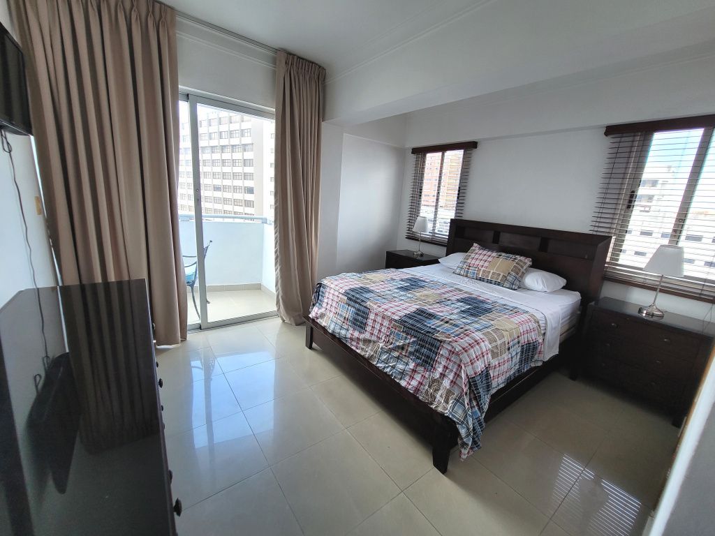 2 of 13: Habitación Principal