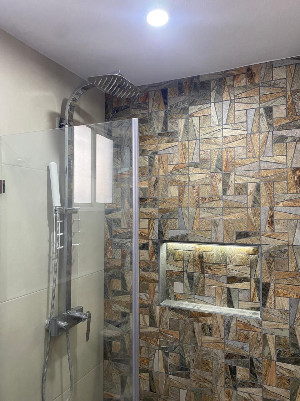 2 of 23: Baño completo
