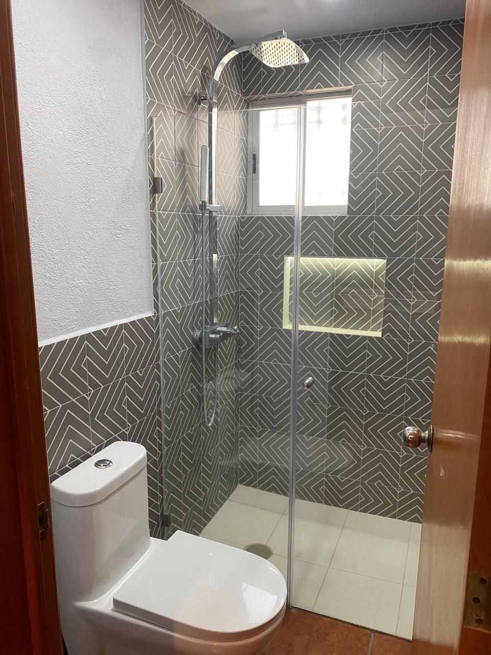 4 of 23: Baño completo
