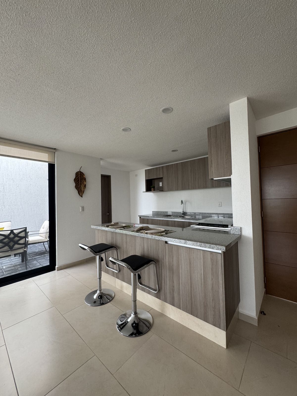 4 of 12: Cocina equipada