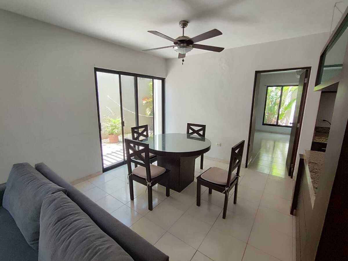 3 of 9: comedor