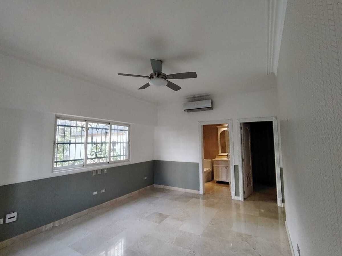 9 de 14: Habitacion 2