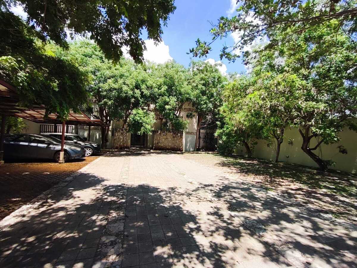 10 de 11: estacionamiento privado