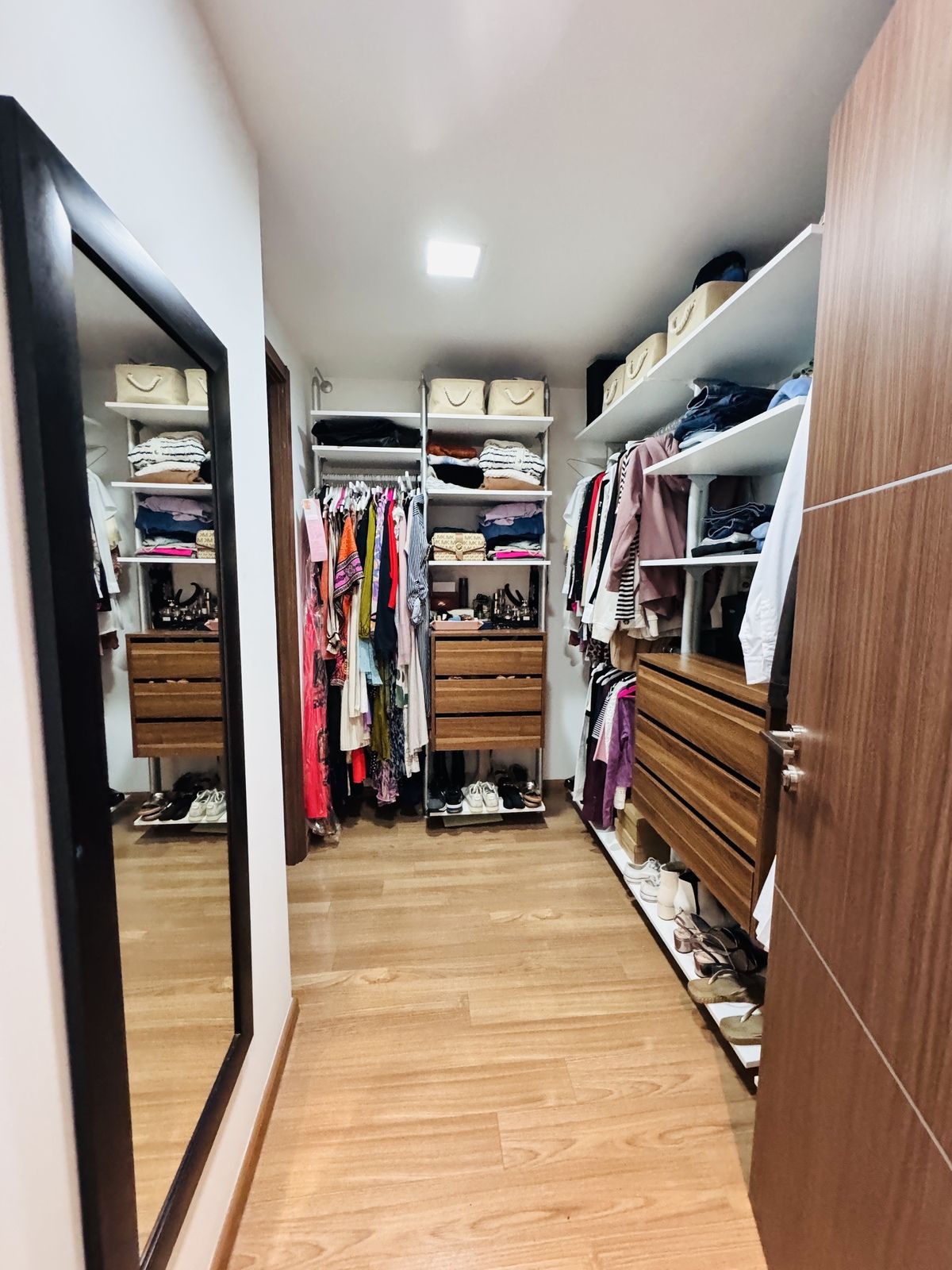 16 de 38: Vestidor amplio en rec principal