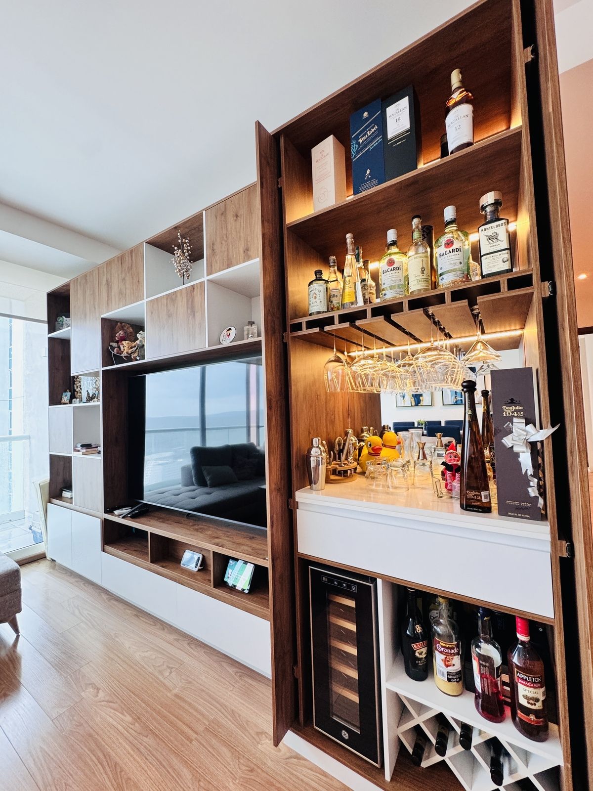 6 de 38: Mueble a la medida en estancia