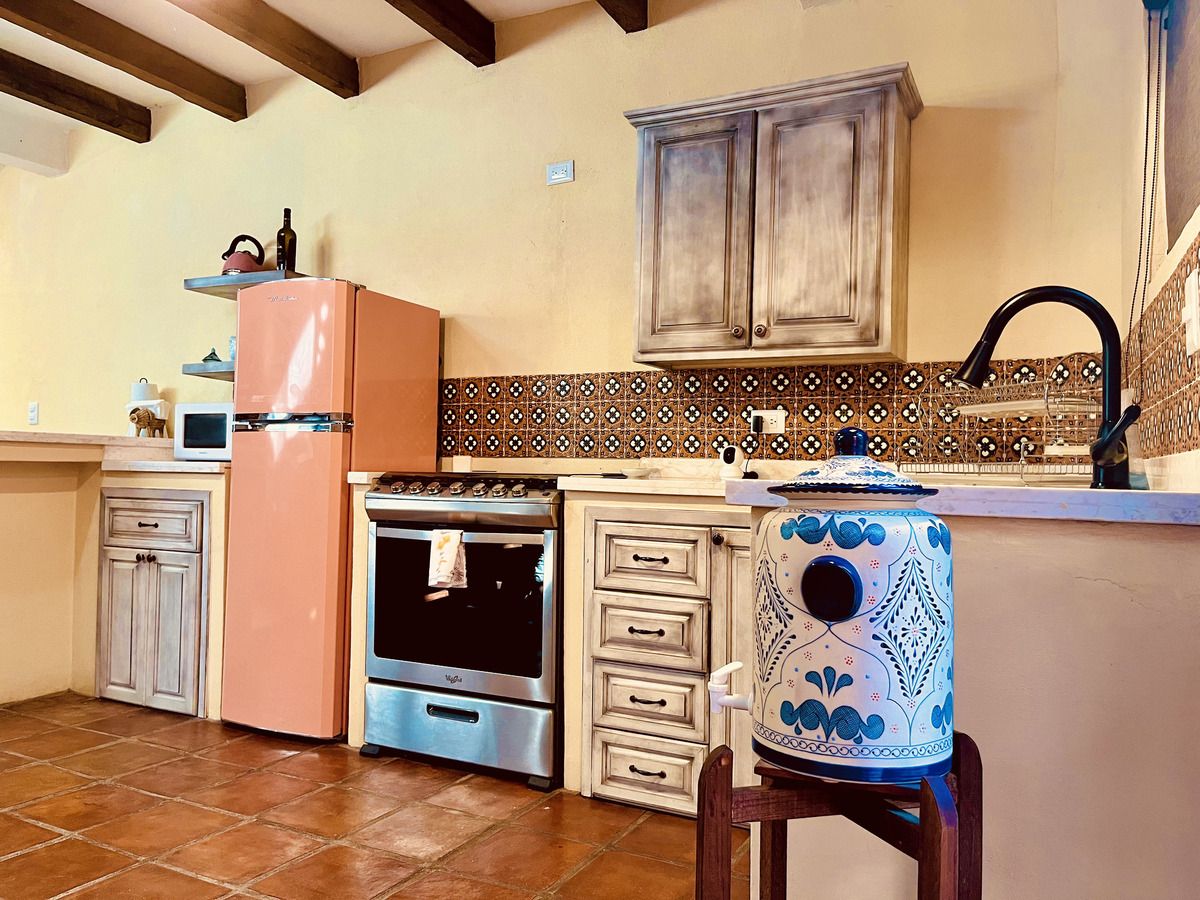 3 de 48: Cocina Casa Principal
