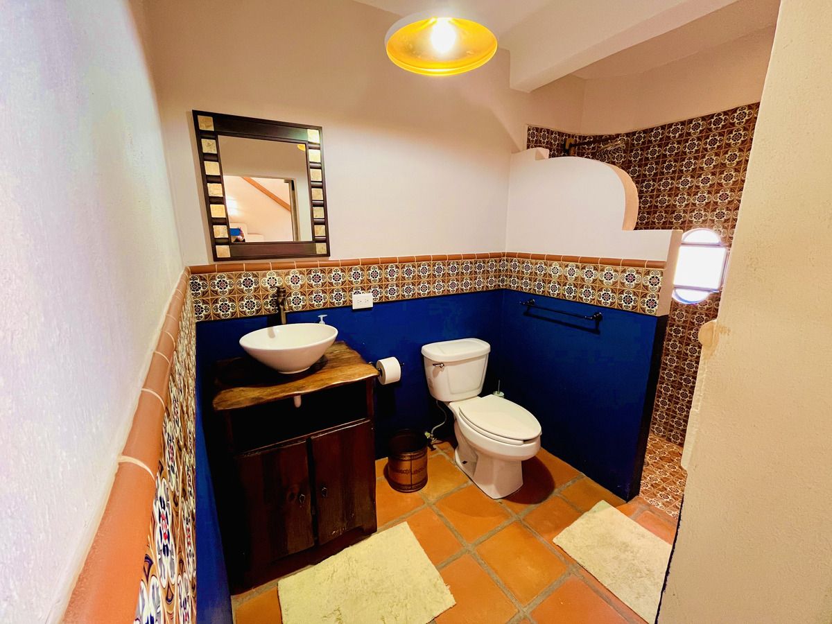 46 de 48: Baño Principal de Casa
