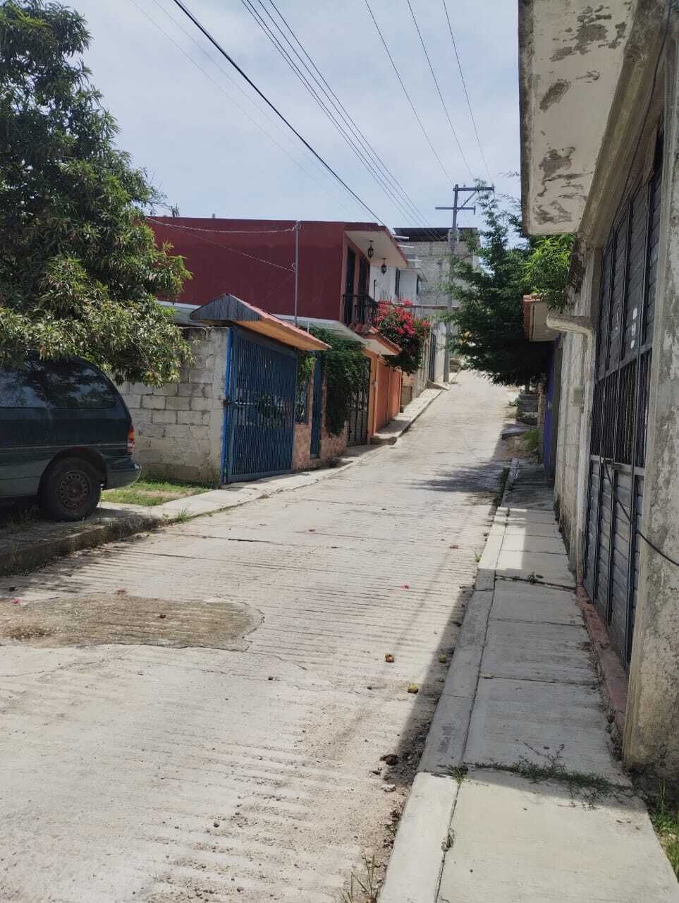 5 of 18: Calle