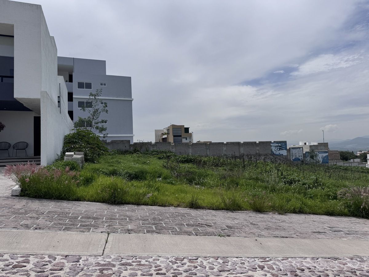 1 de 22: Frente de 10 metros del terreni