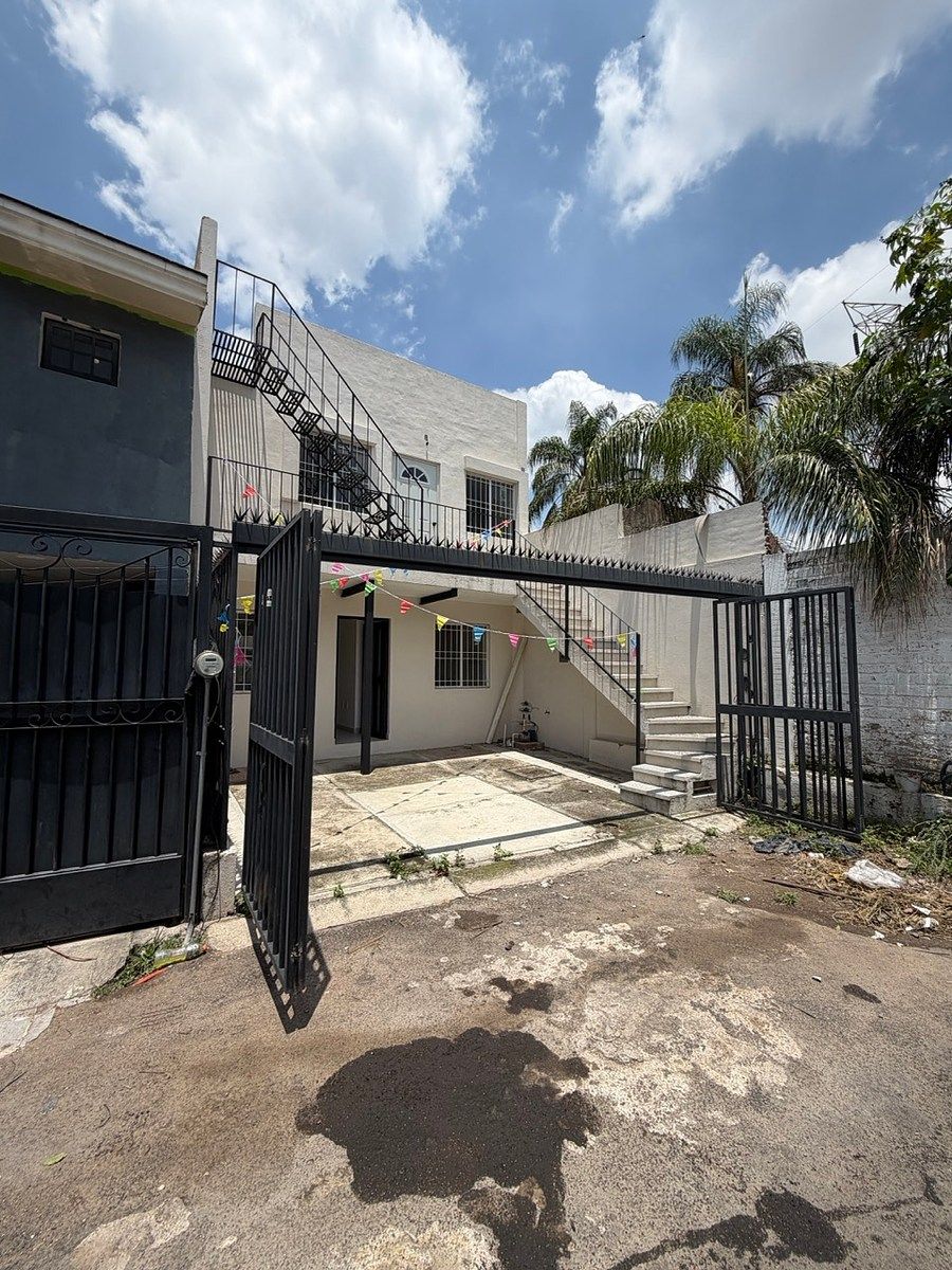 Casa em Jardines de Miraflores, Tlaquepaque, foto 2 de 41