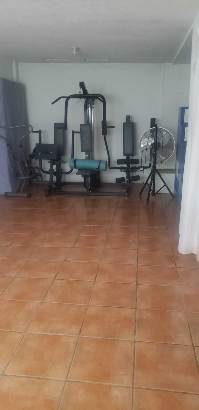 9 de 28: Oficina y/o Gimnasio