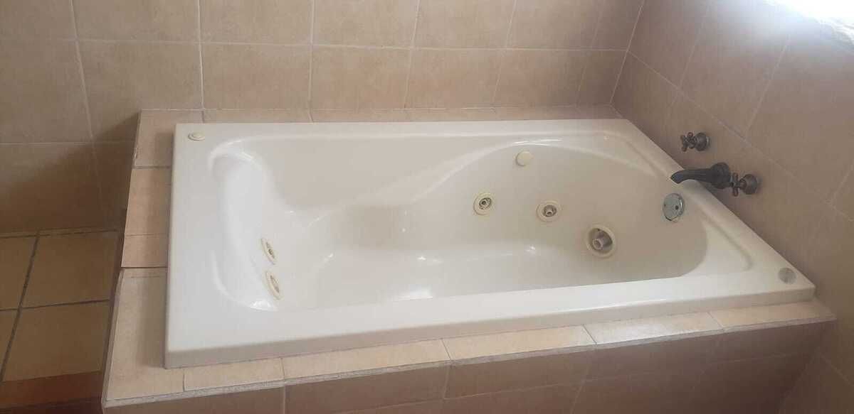 24 de 28: Jacuzzi Recamara Principal