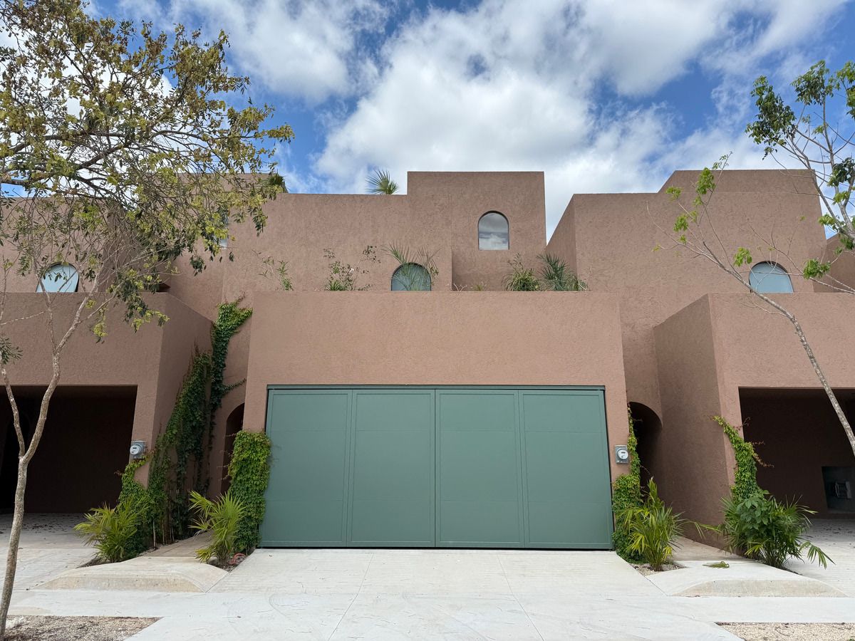 Townhouse en Venta de Entrega Inmediata en Temozón Norte, Mérida