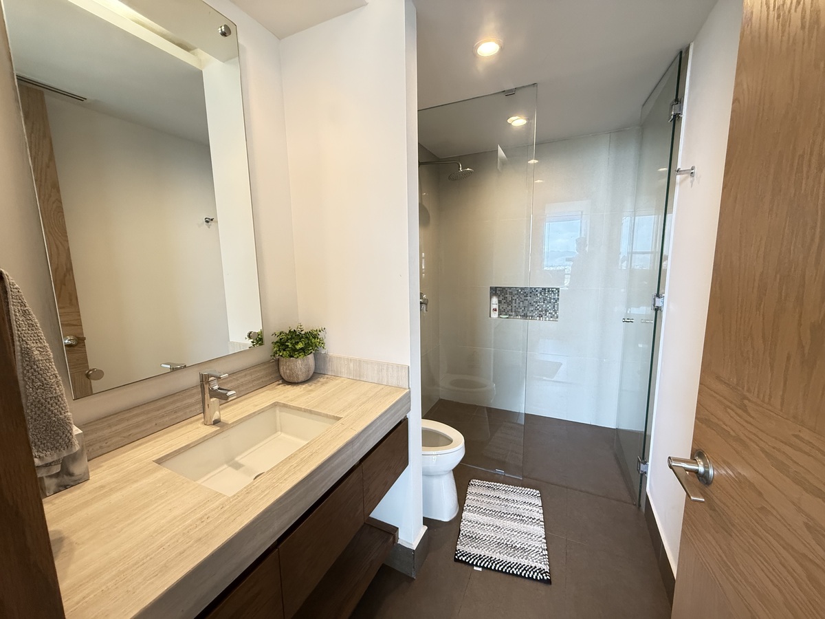 16 de 39: Baño completo con regadera