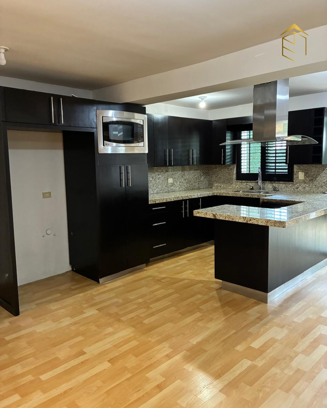 3 of 10: cocina