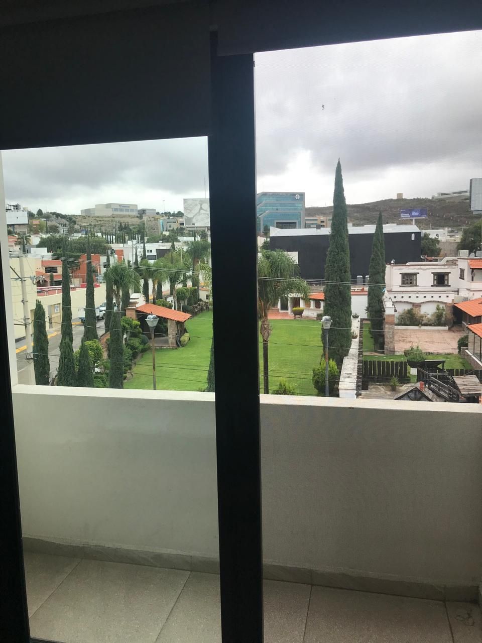 4 de 17