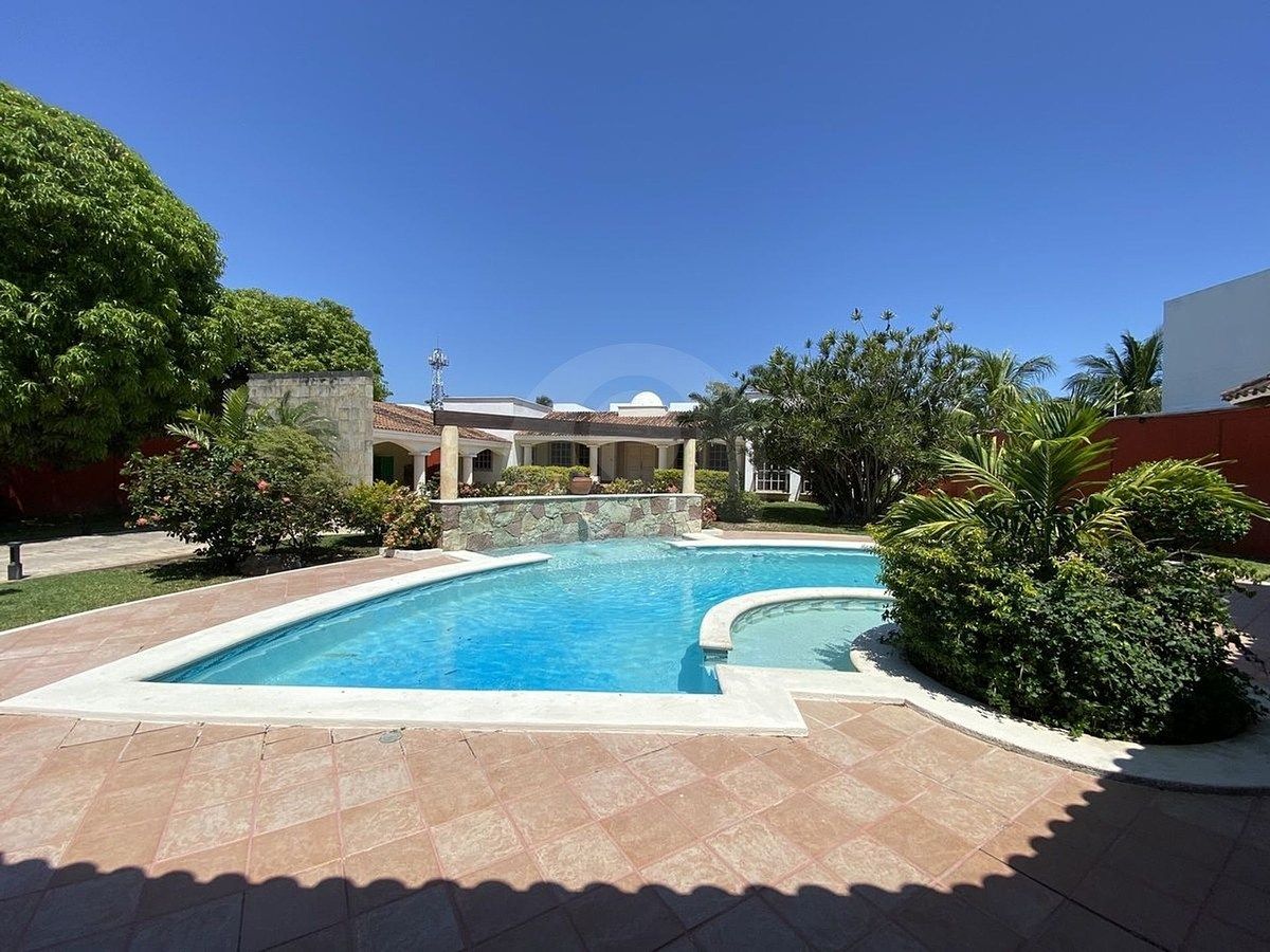 Venta de Casa con grandes dimensiones de 4 Habitaciones en Cholul - foto 2