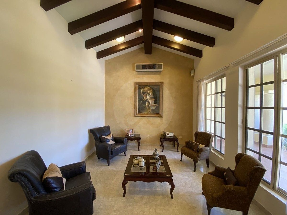Venta de Casa con grandes dimensiones de 4 Habitaciones en Cholul - foto 5