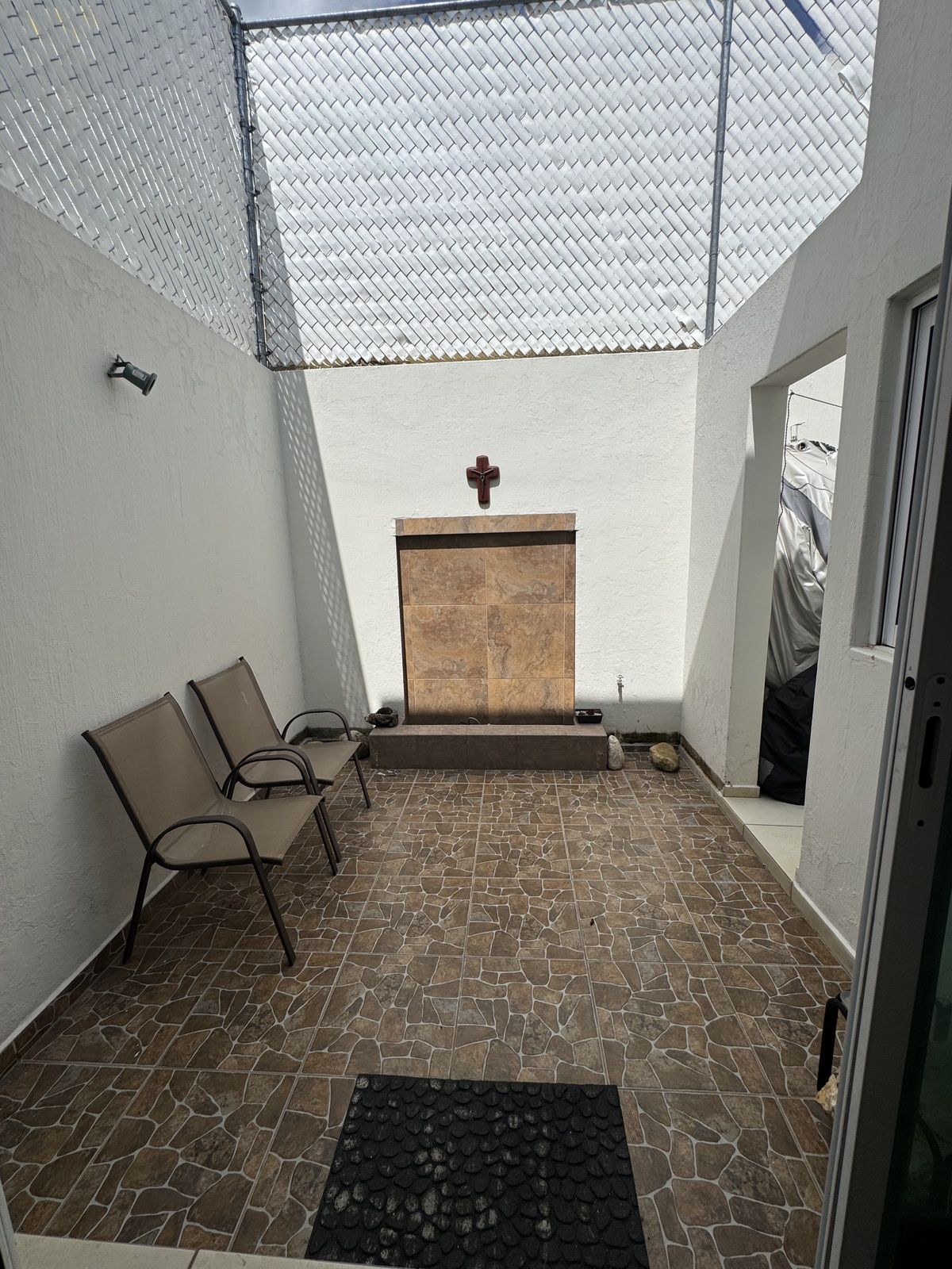 6 of 17: Terraza / patio