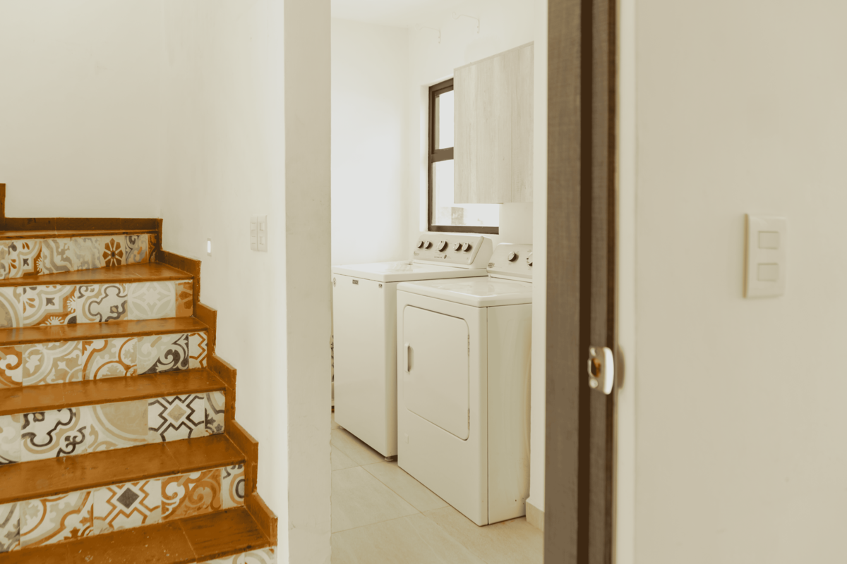 4 de 21: Cuarto de lavado equipado