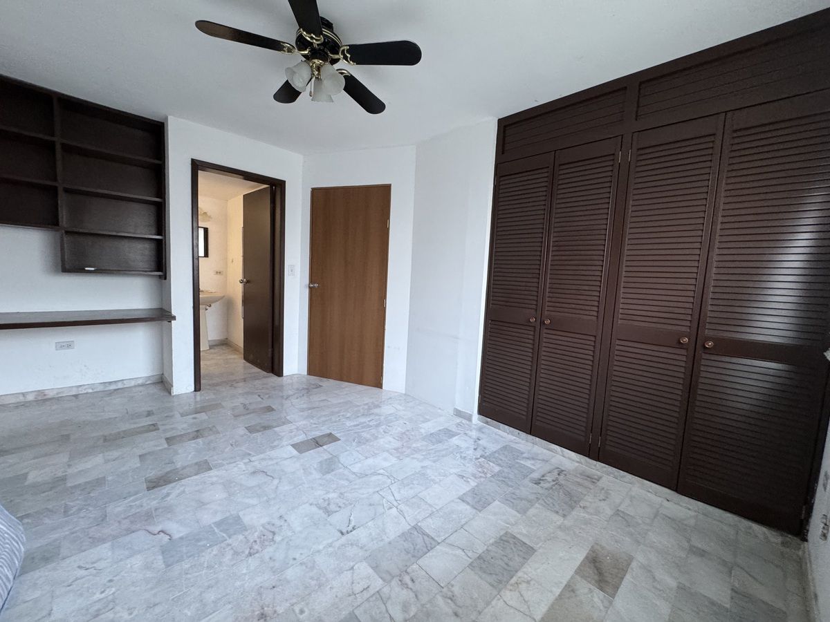 recamara-oficina del primer piso con baño completo