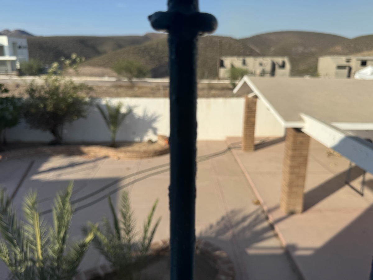 18 de 44: vista al patio y cerros