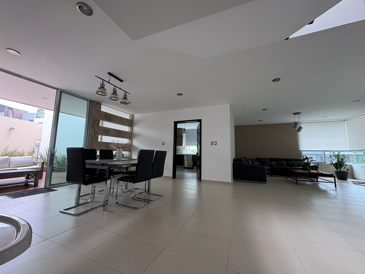 6 of 26: comedor y sala