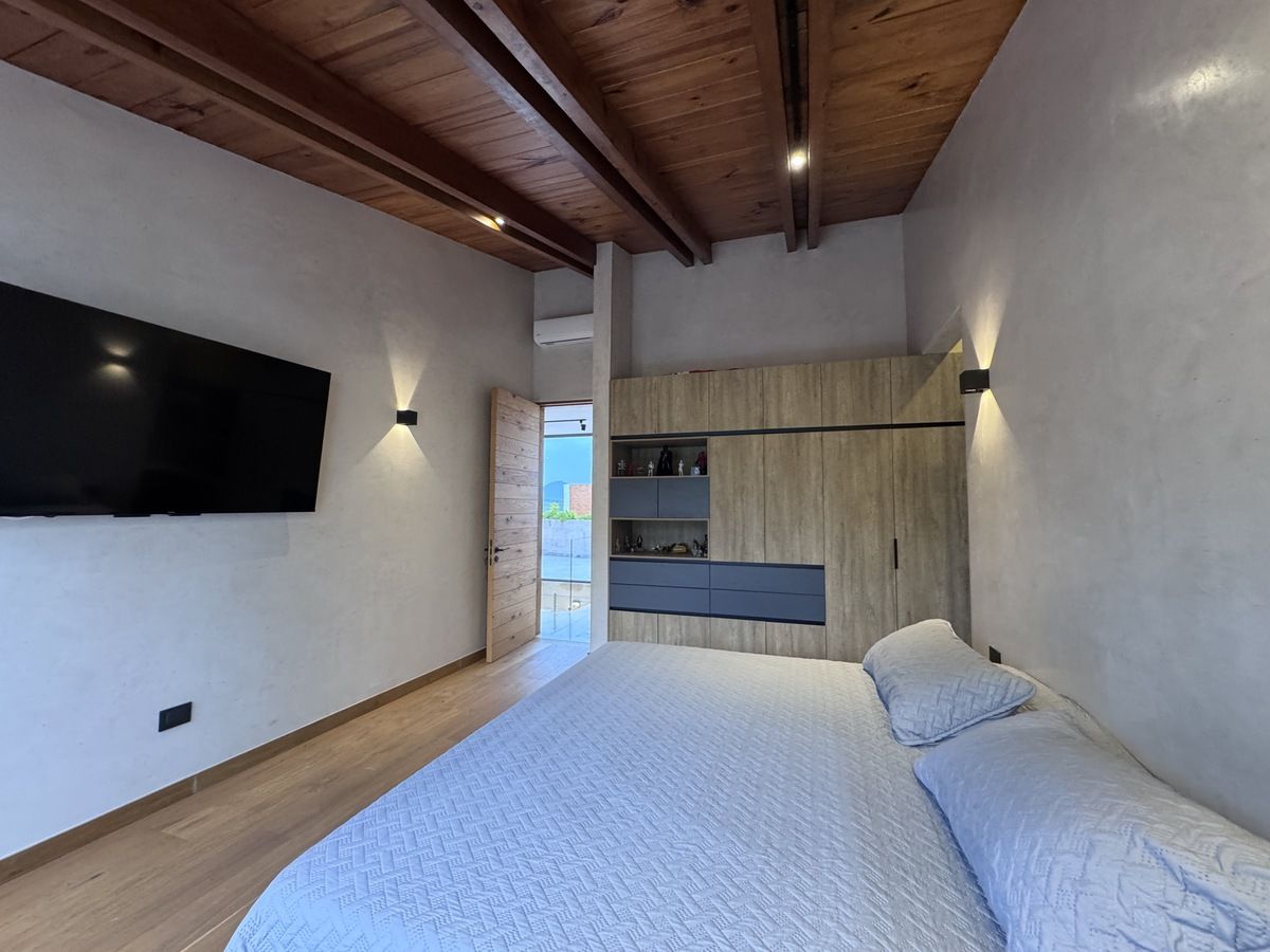 18 de 27: Closet de recámara secundaria