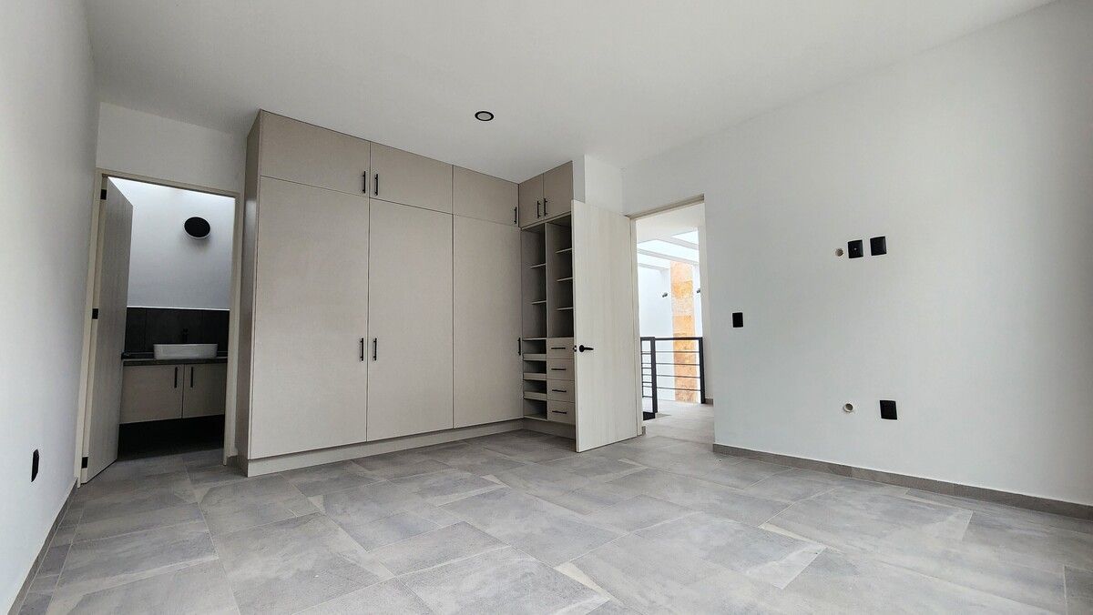 17 of 20: Hab sec con baño y closet